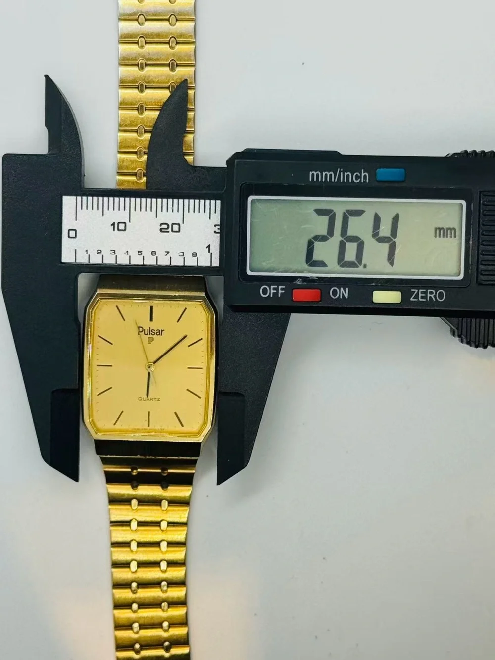 Vintage Pulsar Men Quartz Watch Gold Tone 26mm Rectangular Case New Battery Runs